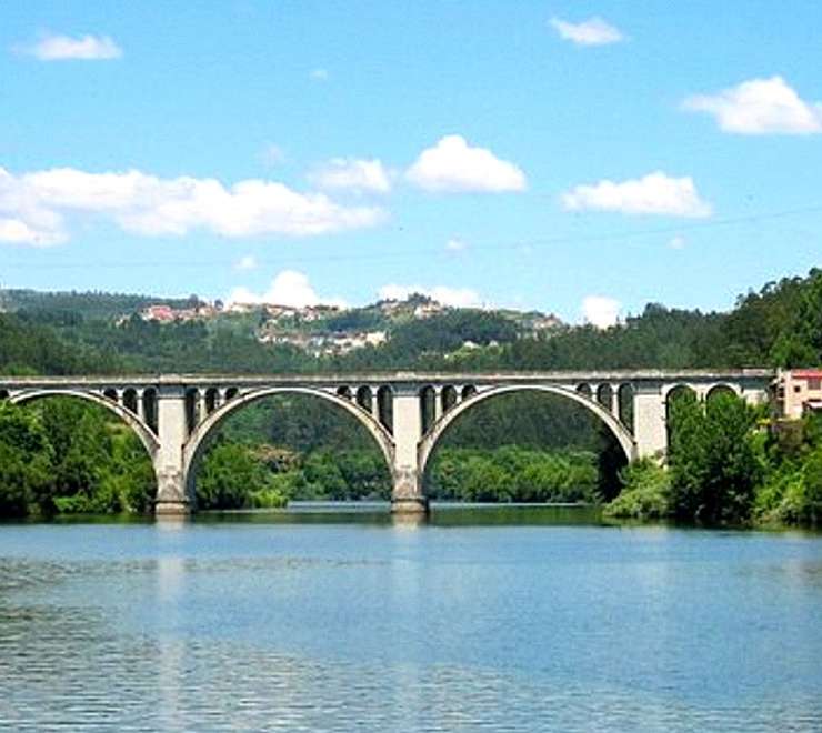 Entre-os-Rios, Portugal