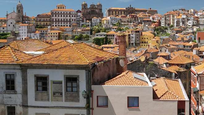 Taste rich port wine in sun-drenched Porto