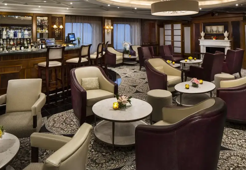 Discoveries Lounge