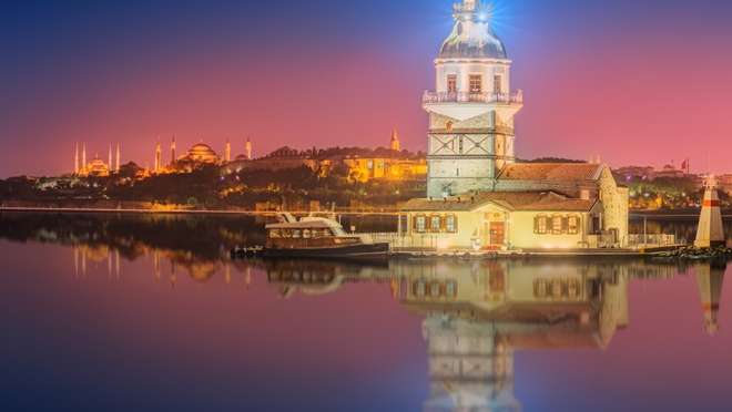 Savour rich spices on warm Bosphorus breezes