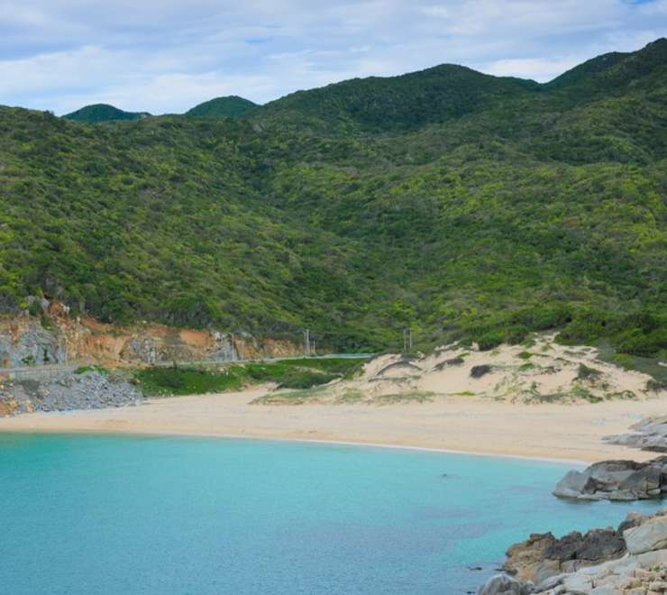 Bãi biển Bình Tiên (Binh Tien Beach)