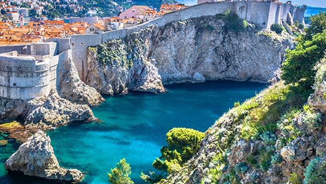 Savour warm sunshine on iconic medieval walls