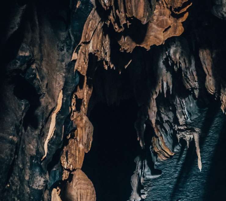 Dau Go Cave
