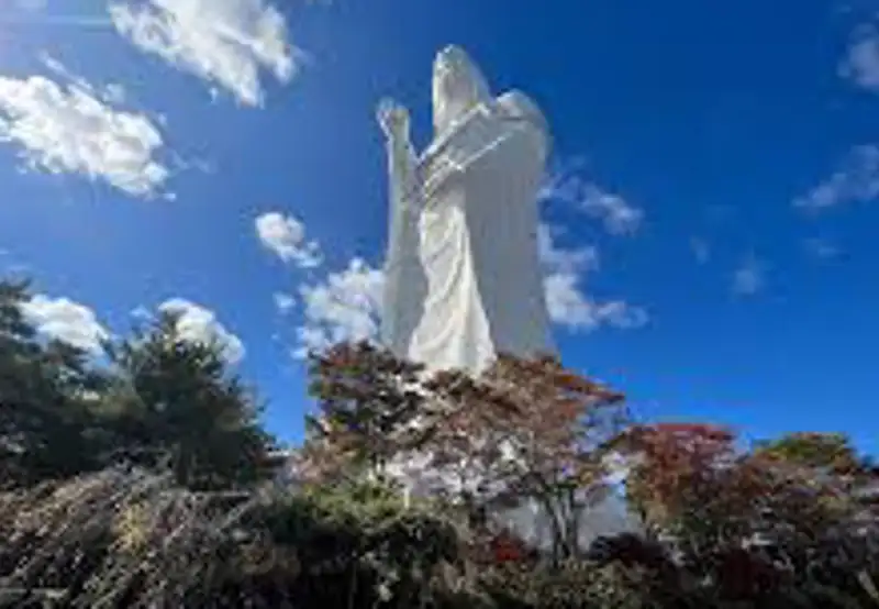 White-Robed Colossus