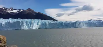 El Brujo Glacier - cruising